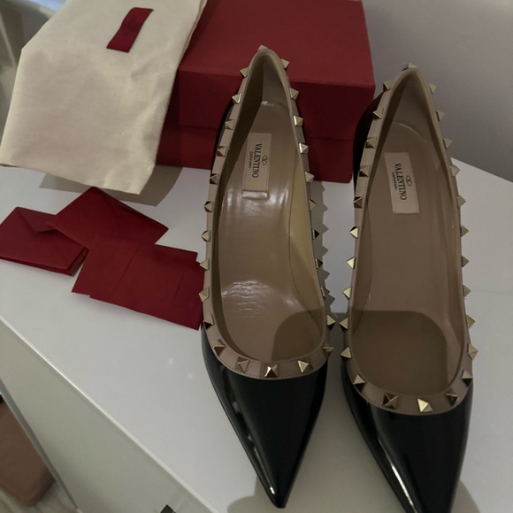 Authentic Size 42 Valentino Rockstud pump/dustbag in great,preowned condition - Picture 3 of 6